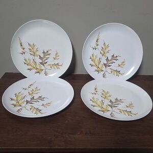 Vintage Harmony House Autumn Melmac White Dinner Plates With Leaf Print